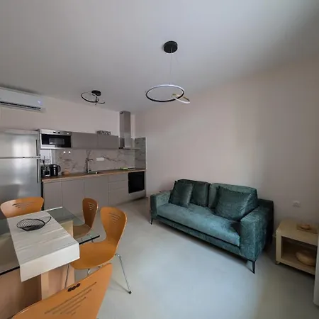 Ekavis House And Terrace *