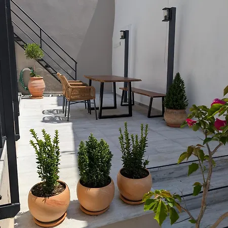 Ekavis House And Terrace *